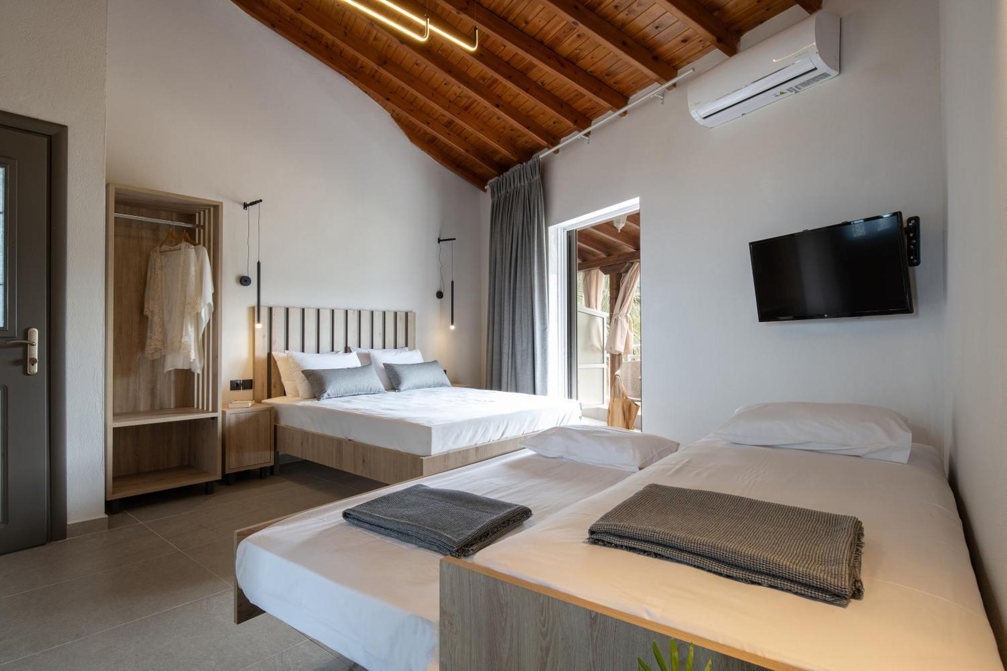 Erifili At Sarti Beach Apartments & Studios Extérieur photo