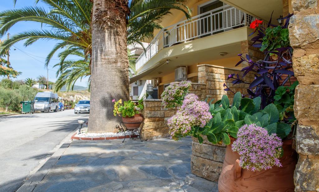 Erifili At Sarti Beach Apartments & Studios Extérieur photo
